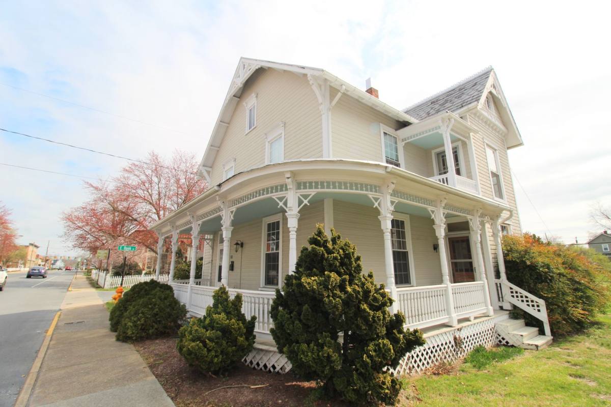 House for rent at 200 S Main St, Bridgewater, VA 22812