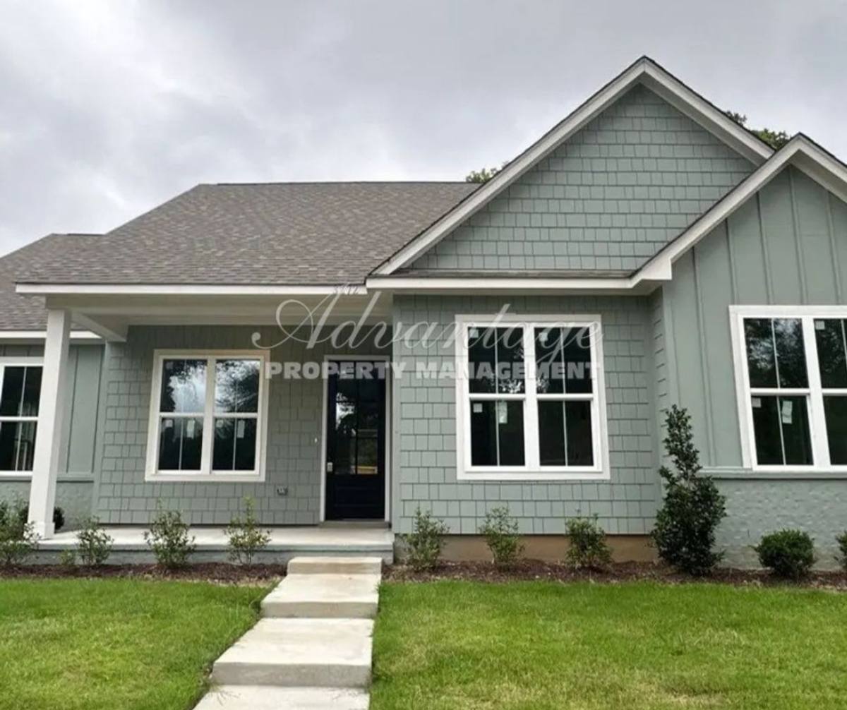 House for rent at 3272 Highland Park Place, Memphis, TN 38111