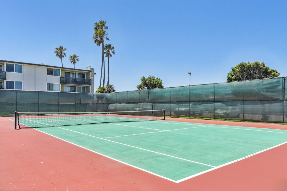 Apartment for rent at 4200 S Harbor Blvd, Oxnard, CA 93035