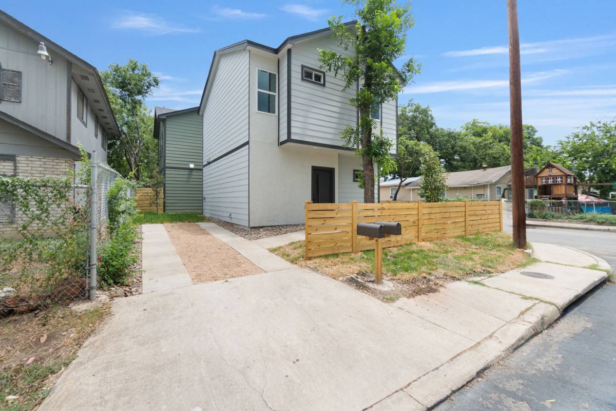 House for rent at 203 Obregon St, San Antonio, TX 78207