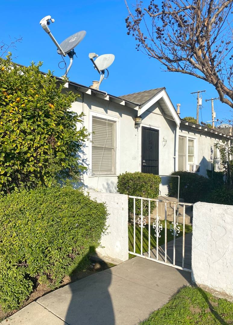 Apartment for rent at 71 E Olive Ave #71 Olive-Tower Distr, Fresno, CA 93728