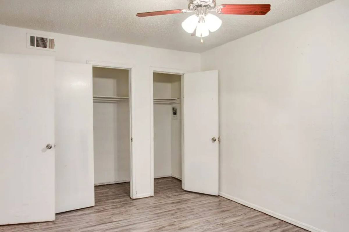 Apartment for rent at 120 NE 21st St, Oklahoma City, OK 73160