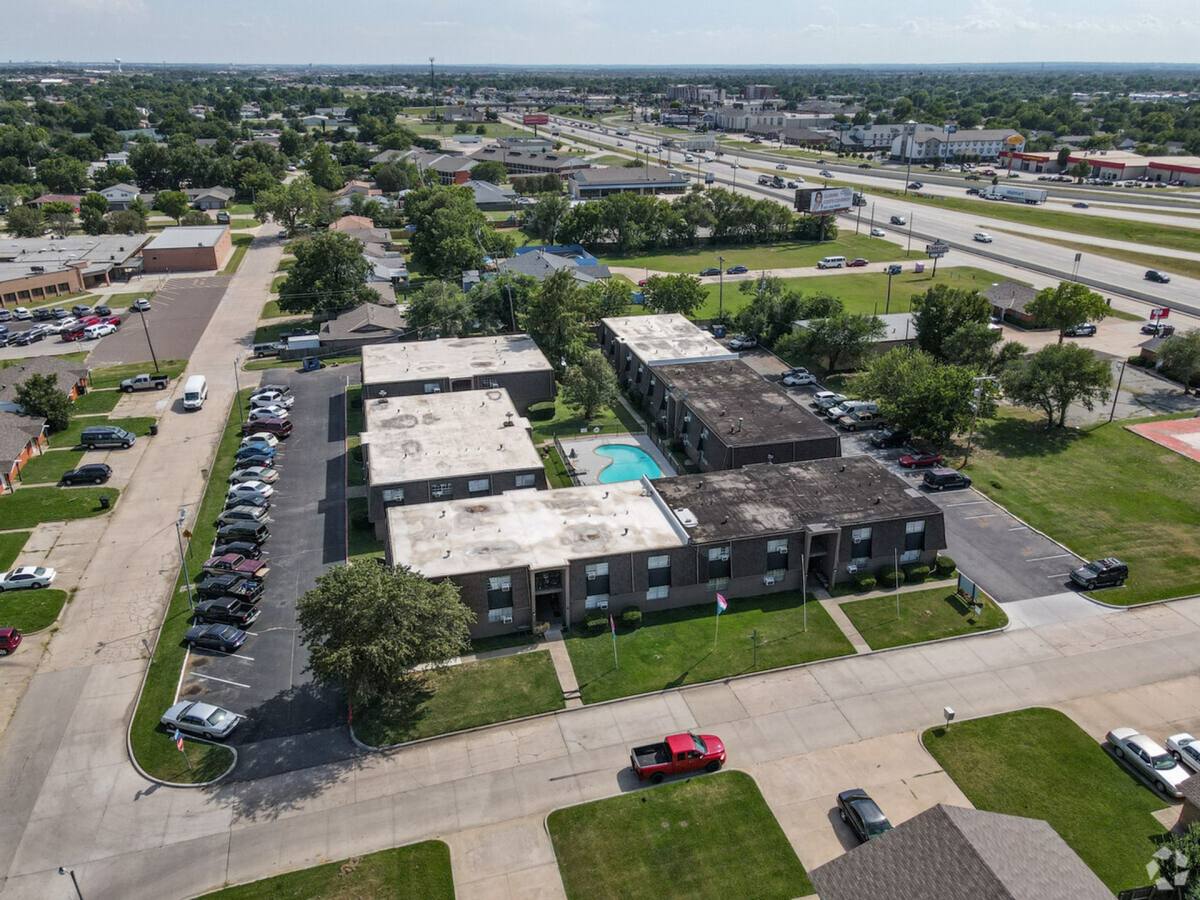 Apartment for rent at 120 NE 21st St, Oklahoma City, OK 73160