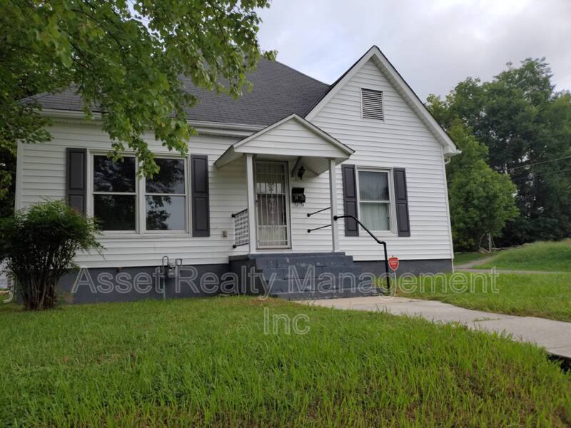 House for rent at 1823 E Glenwood Ave, Knoxville, TN 37917