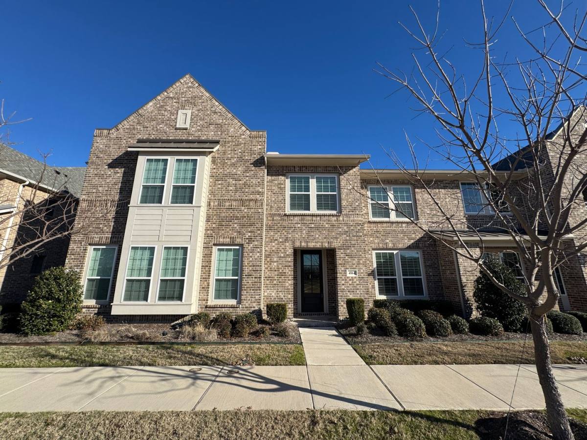 House for rent at 4864 Woodruff Way, Carrollton, TX 75006