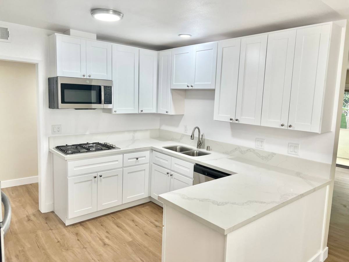 Apartment for rent at 4647 Vista Del Monte, Sherman Oaks, CA 91403