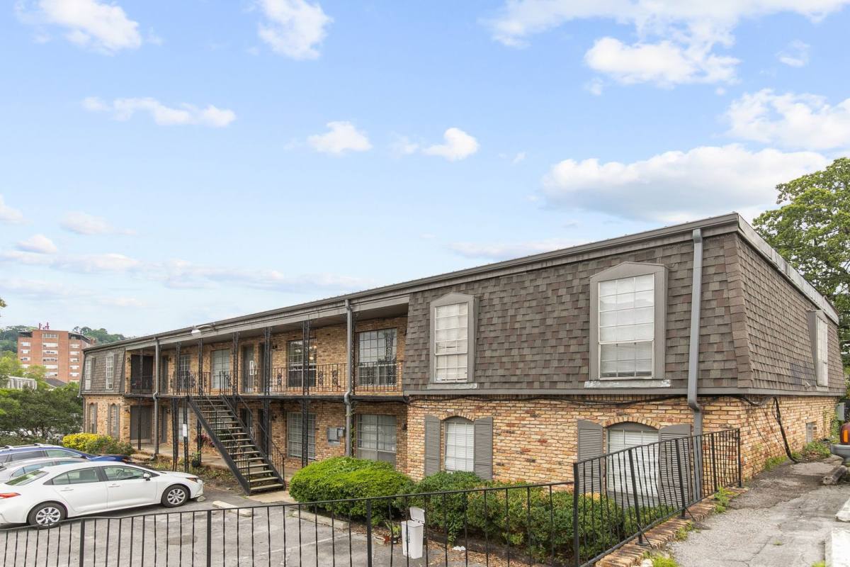 Apartment for rent at 2964 Rhodes Circle S, Birmingham, AL 35205