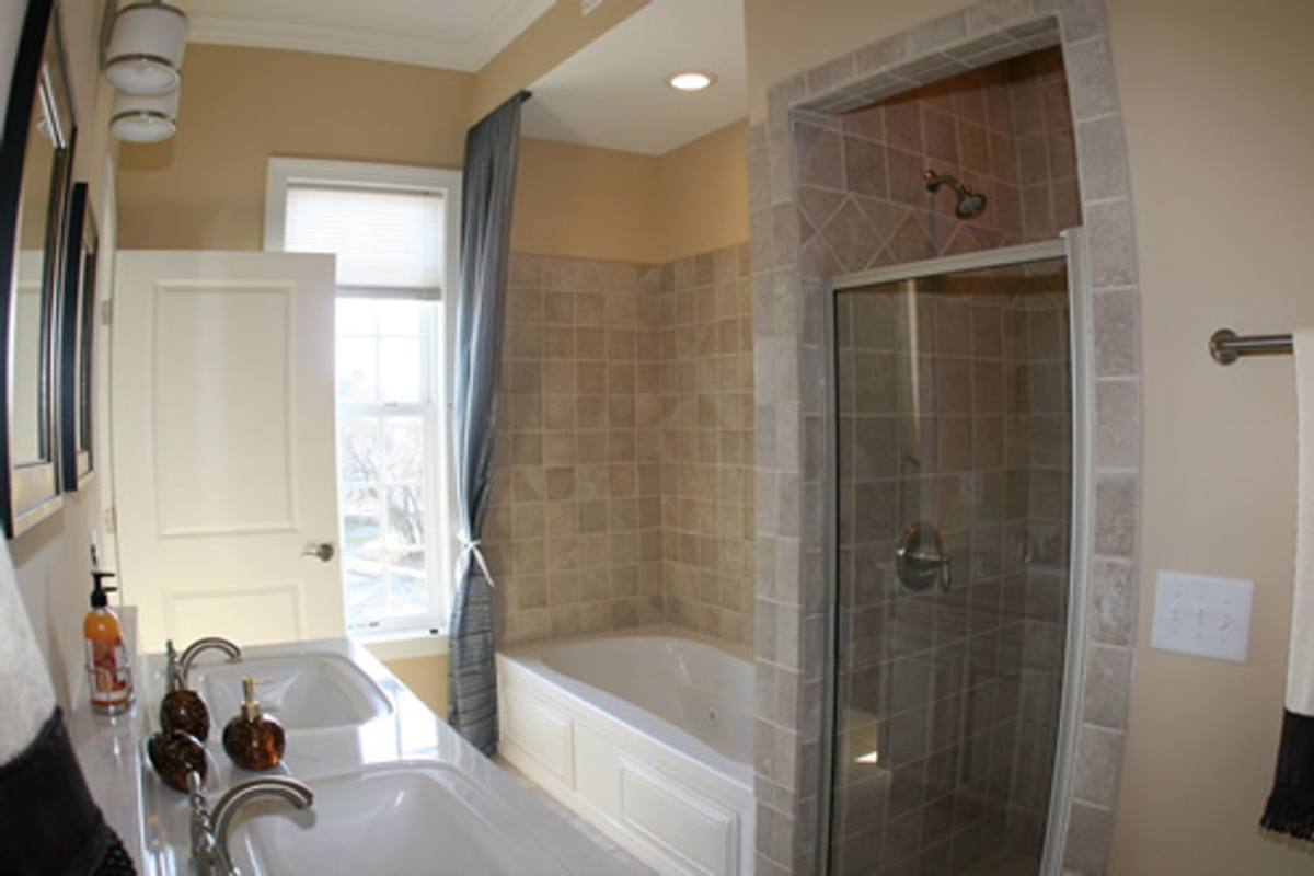 Apartment for rent at 238 E Lewis St, Greensboro, NC 27406