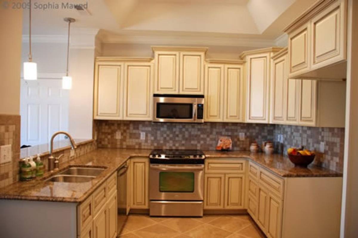 Apartment for rent at 238 E Lewis St, Greensboro, NC 27406