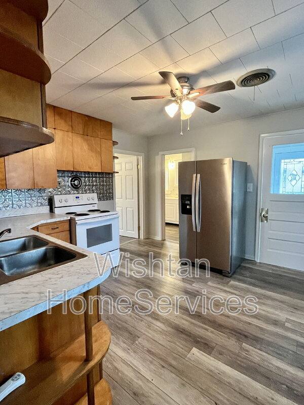 House for rent at 2545 N Co Rd #1740, Colusa, IL 62329