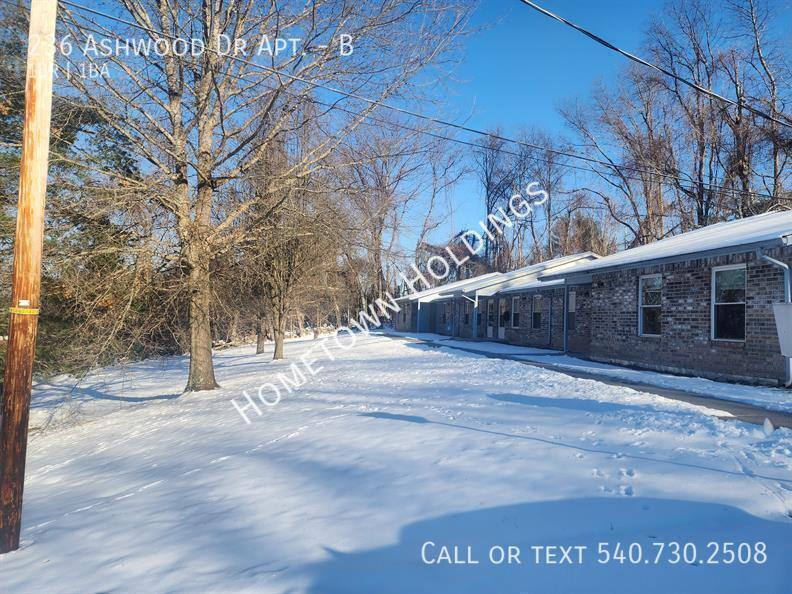 Apartment for rent at 236 Ashwood Dr #B, Tazewell, VA 24651