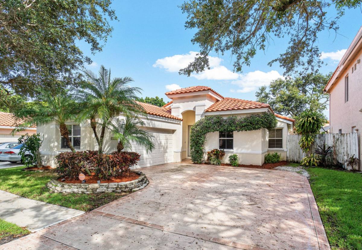 House for rent at 6597 Geneva St, Lake Worth, FL 33467