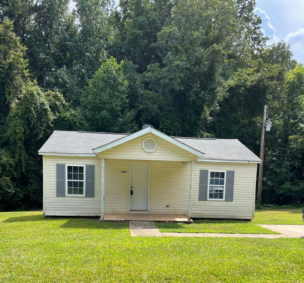 House for rent at 1027 Mountain Crest Dr, Kings Mountain, NC 28086