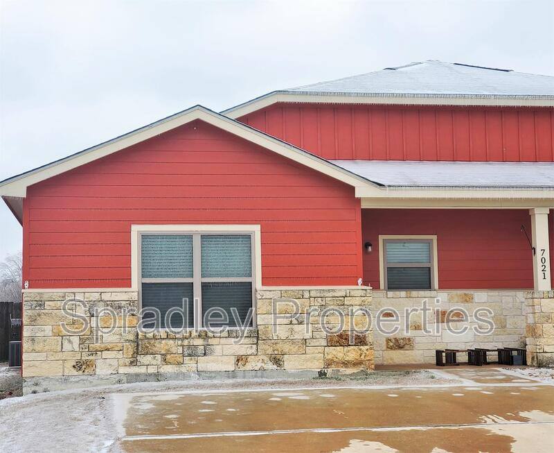 Townhouse for rent at 7021A Cameron Park Rd, Temple, TX 76502