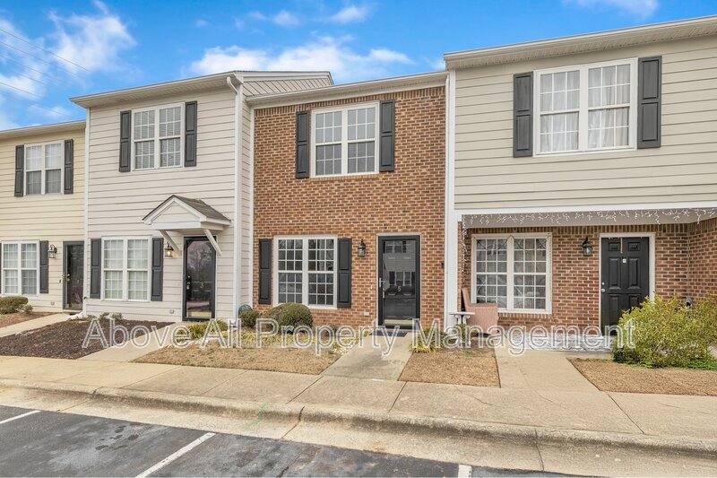 Townhouse for rent at 5 Cheltenham Dr #1, Clayton, NC 27520