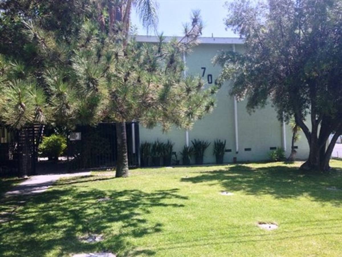Apartment for rent at 706 Chestnut Ave, Los Angeles, CA 90042