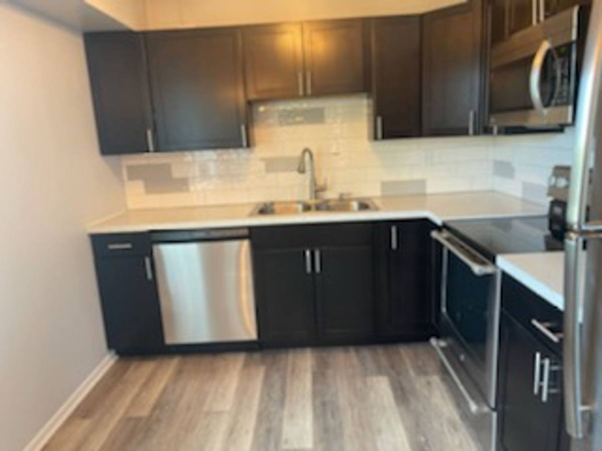 Apartment for rent at 860 10th Ave SE, Minneapolis, MN 55414