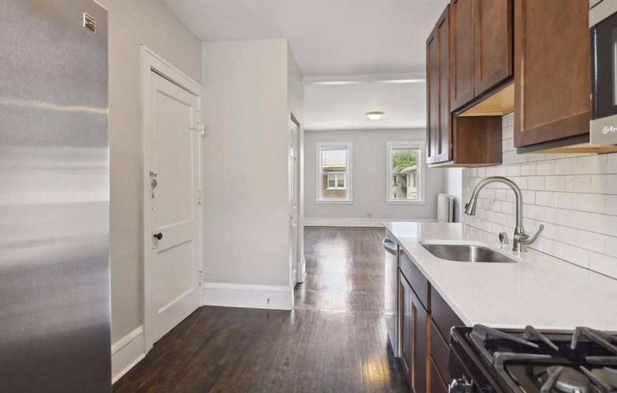 Apartment for rent at 2901 James Ave S, Minneapolis, MN 55408