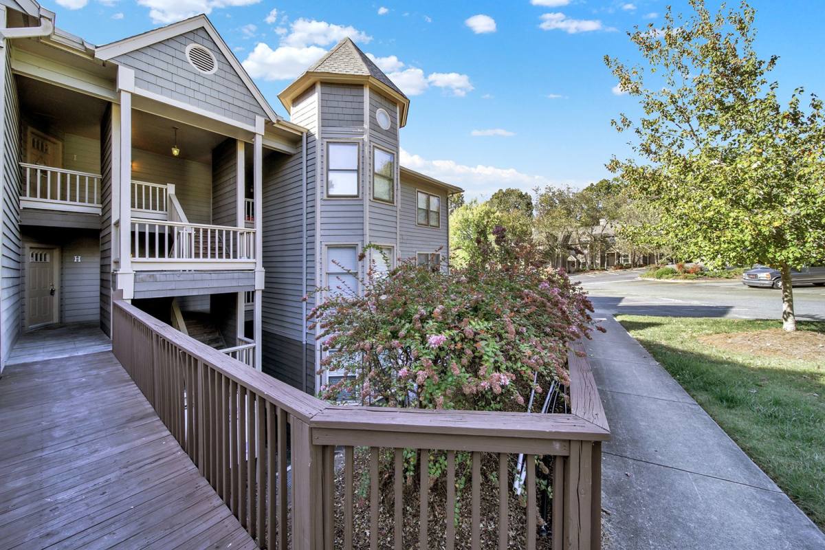 Condo for rent at 13824 -H Queens Harbor Rd, Charlotte, NC 28278