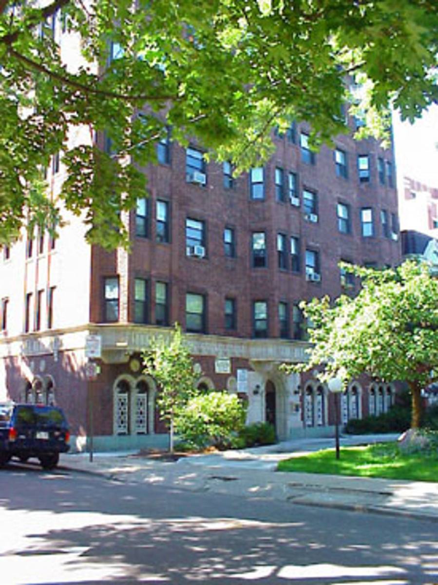 Apartment for rent at 601 W Deming Place, Chicago, IL 60614