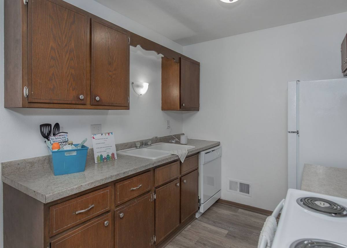 Apartment for rent at 2415 Jebens Ave, Davenport, IA 52804