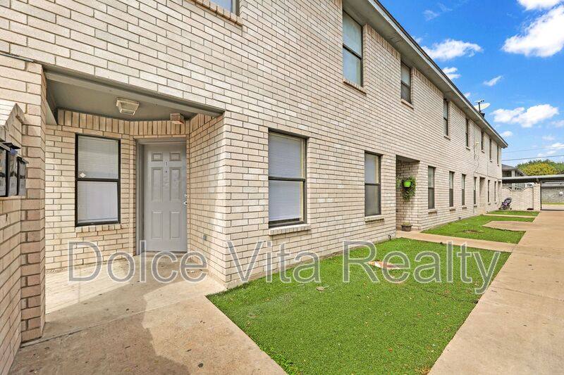 Townhouse for rent at 914 W Cherokee Ave #6, Pharr, TX 78577