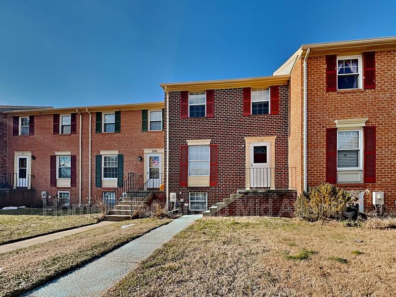Townhouse for rent at 1048 Saybrook Harbour, Pasadena, MD 21122