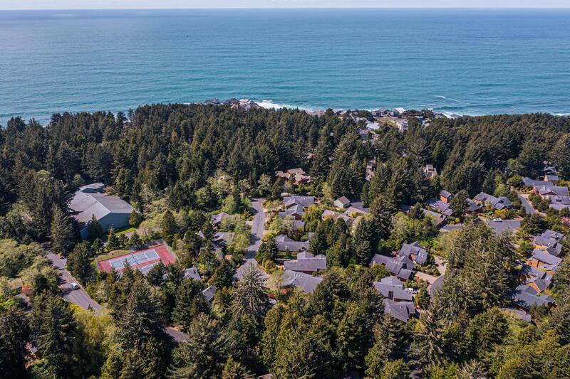 House for rent at 205 SW Shining Mist, Depoe Bay, OR 97341