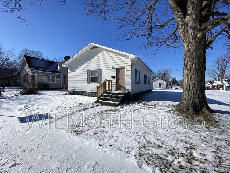 House for rent at 2103 Arrow Ave, Anderson, IN 46016