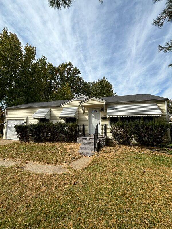 House for rent at 10327 Ashbrook Dr, Saint Louis, MO 63137