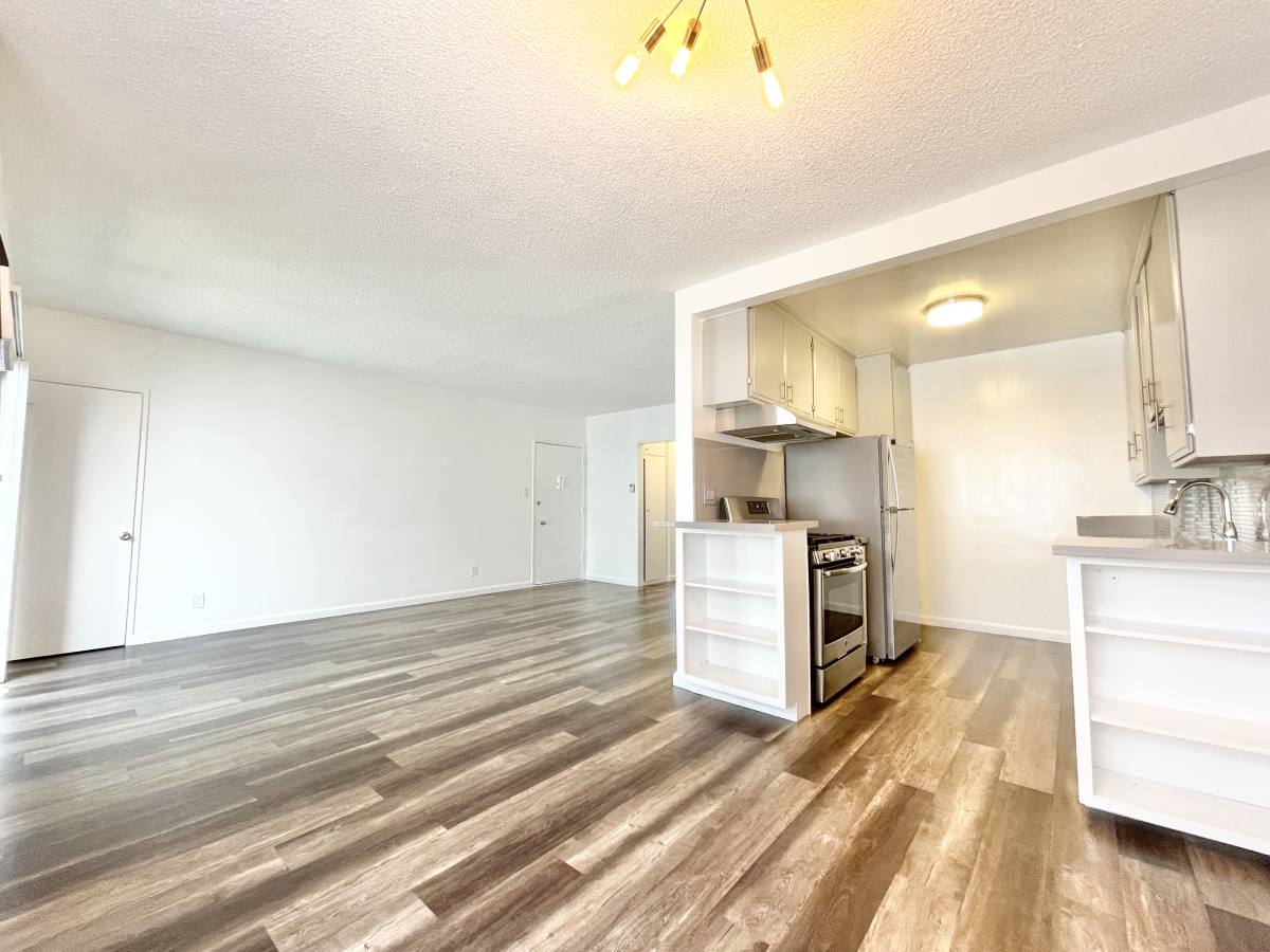 Apartment for rent at 1035 N Harper Ave #9, Los Angeles, CA 90046