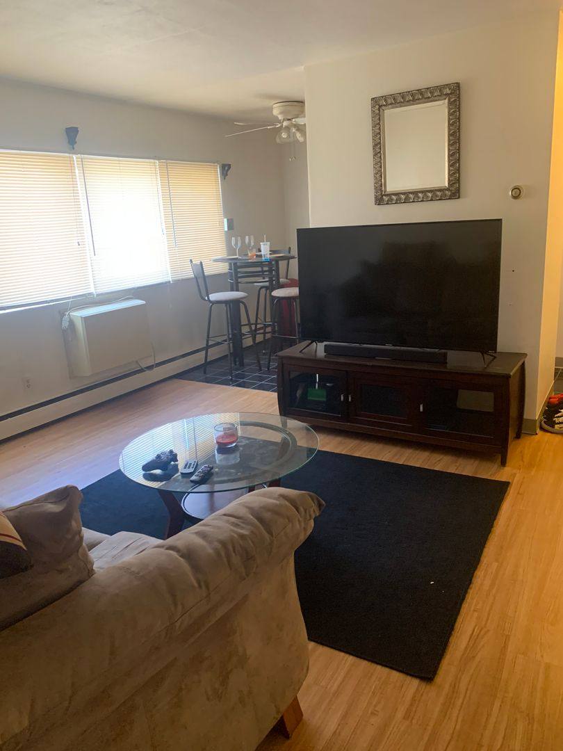 Apartment for rent at 810 8th St SE, Minneapolis, MN 55414