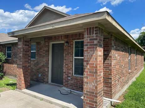 Townhouse for rent at 992 W Oak St, Stephenville, TX 76401