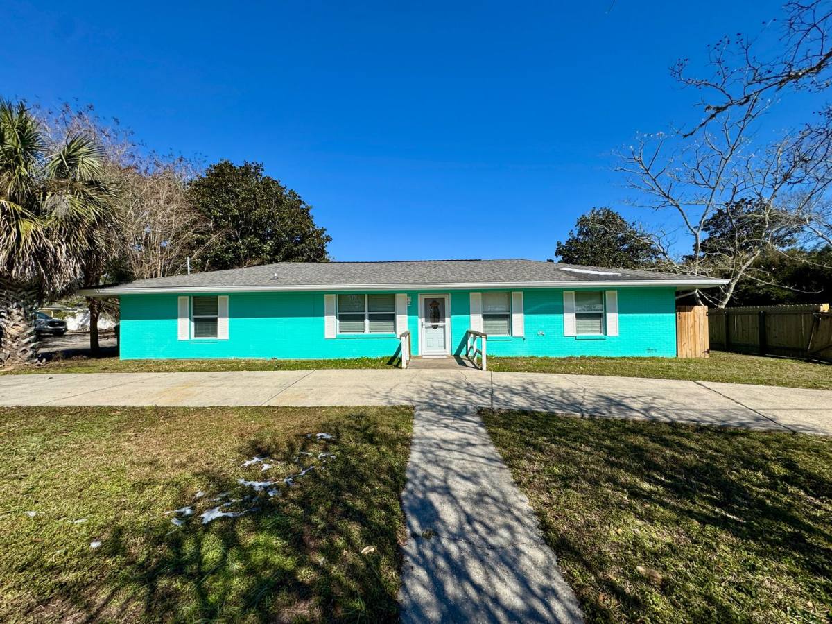 House for rent at 345 Carroll Ave, Bay Saint Louis, MS 39520