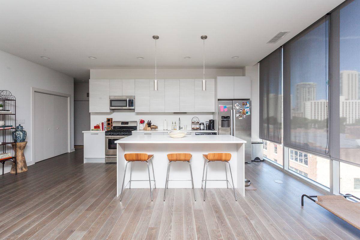 Apartment for rent at 858 N Franklin St #502, Chicago, IL 60610