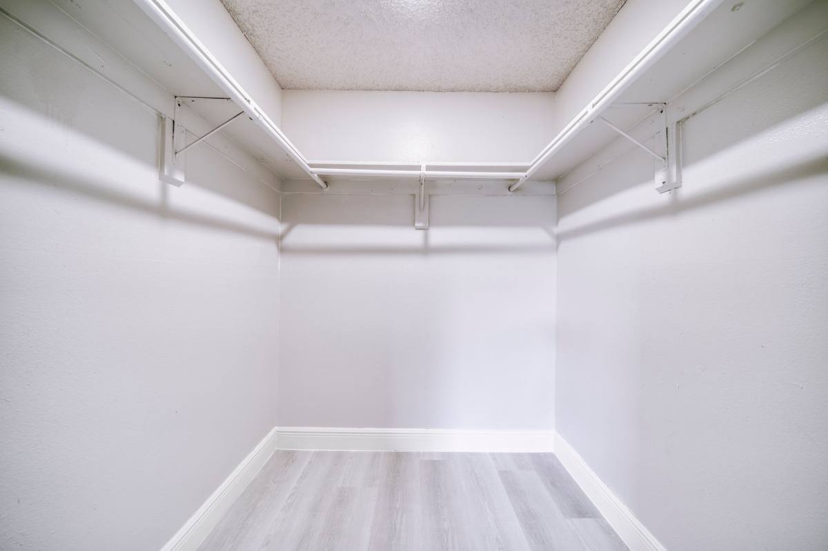 Apartment for rent at 12955 NE 6th Ave, Miami, FL 33161