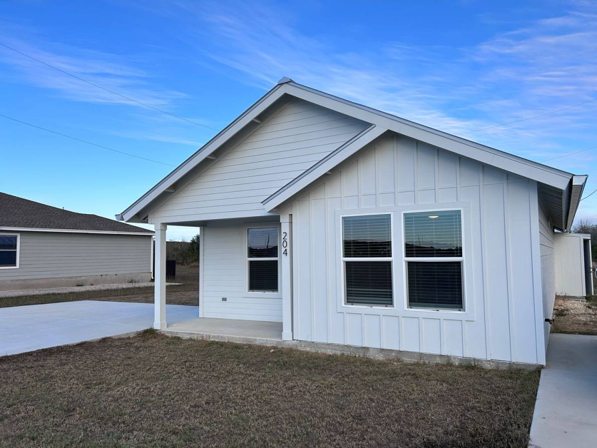 House for rent at 204 County Rd, Castroville, TX 78009