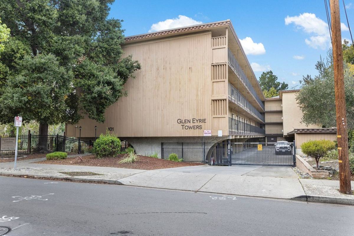 Apartment for rent at 101 Glen Eyrie Ave, San Jose, CA 95125