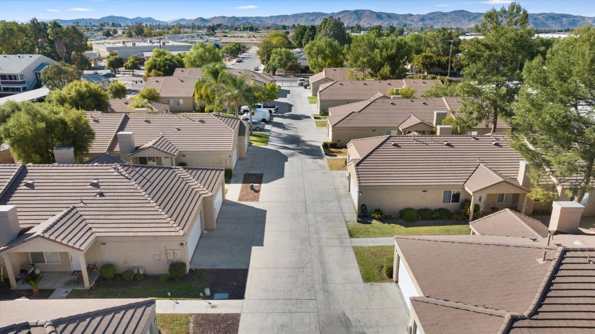 Townhouse for rent at 1775 S Santa Fe Ave, San Jacinto, CA 92583