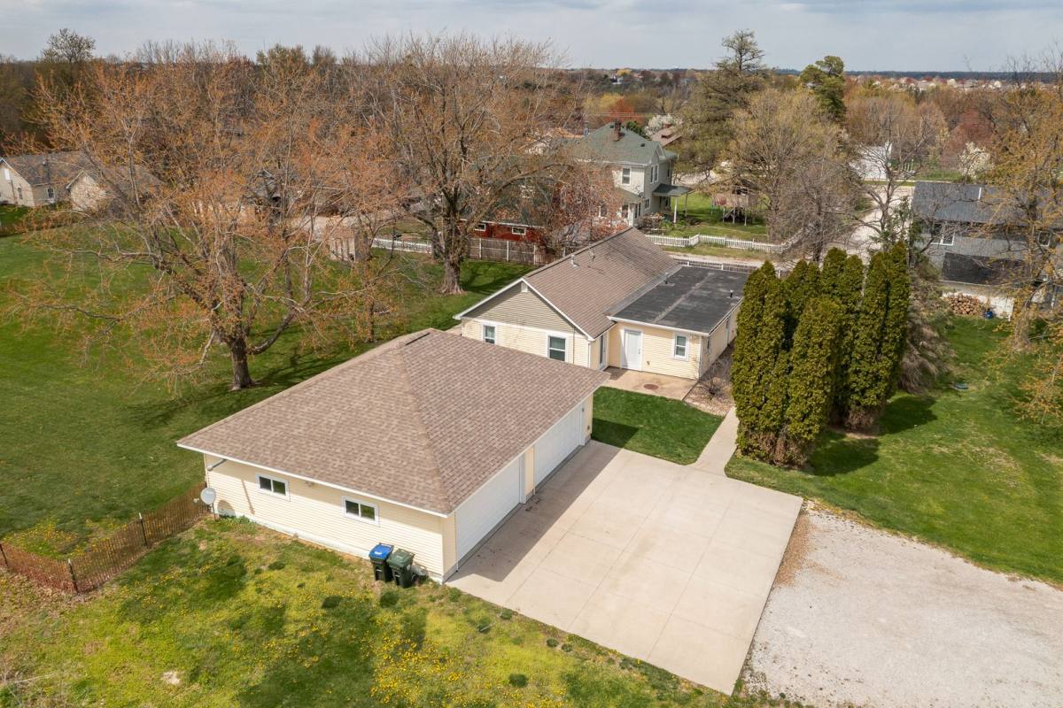 Apartment for rent at 3257 Rohret Rd, Iowa City, IA 52246