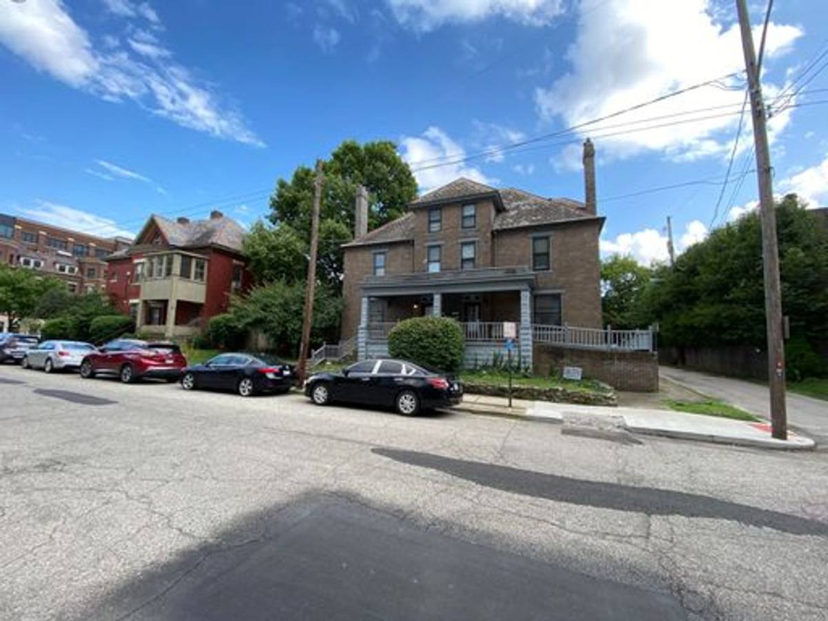 Apartment for rent at 77-79 W Hubbard Ave, Columbus, OH 43215