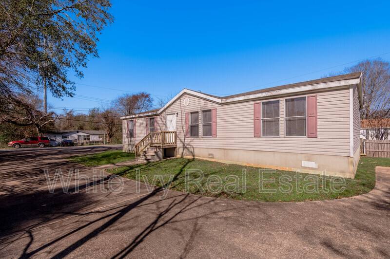 House for rent at 1315 Ave E #A, Huntsville, TX 77340