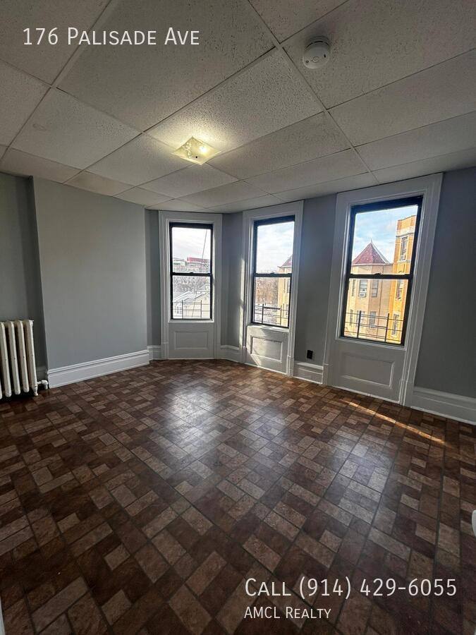 Apartment for rent at 176 Palisade Ave, Yonkers, NY 10701