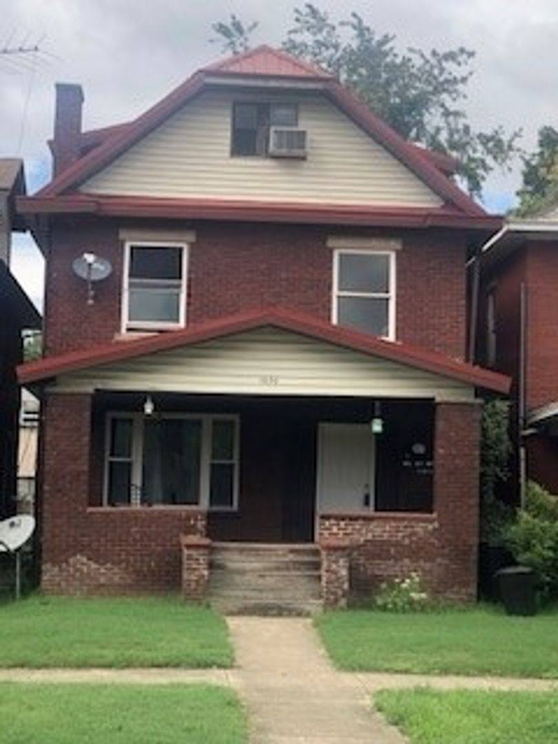 Apartment for rent at 1030 11th Ave, Huntington, WV 25701