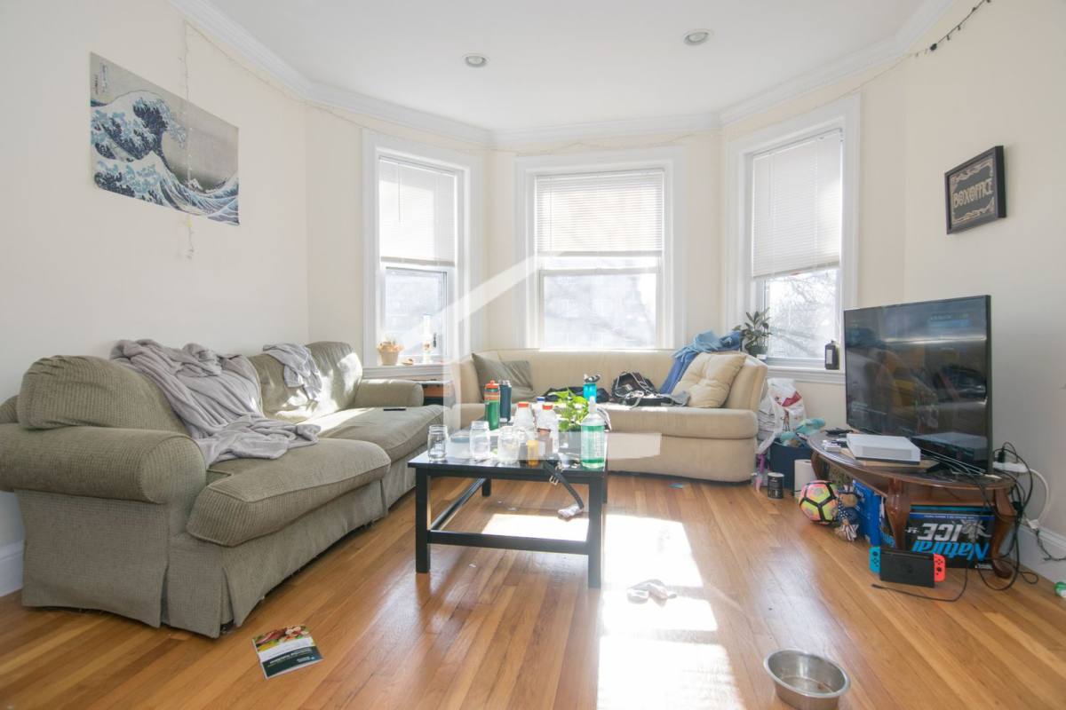 Apartment for rent at 77 Thatcher St #302, Brookline, MA 02446