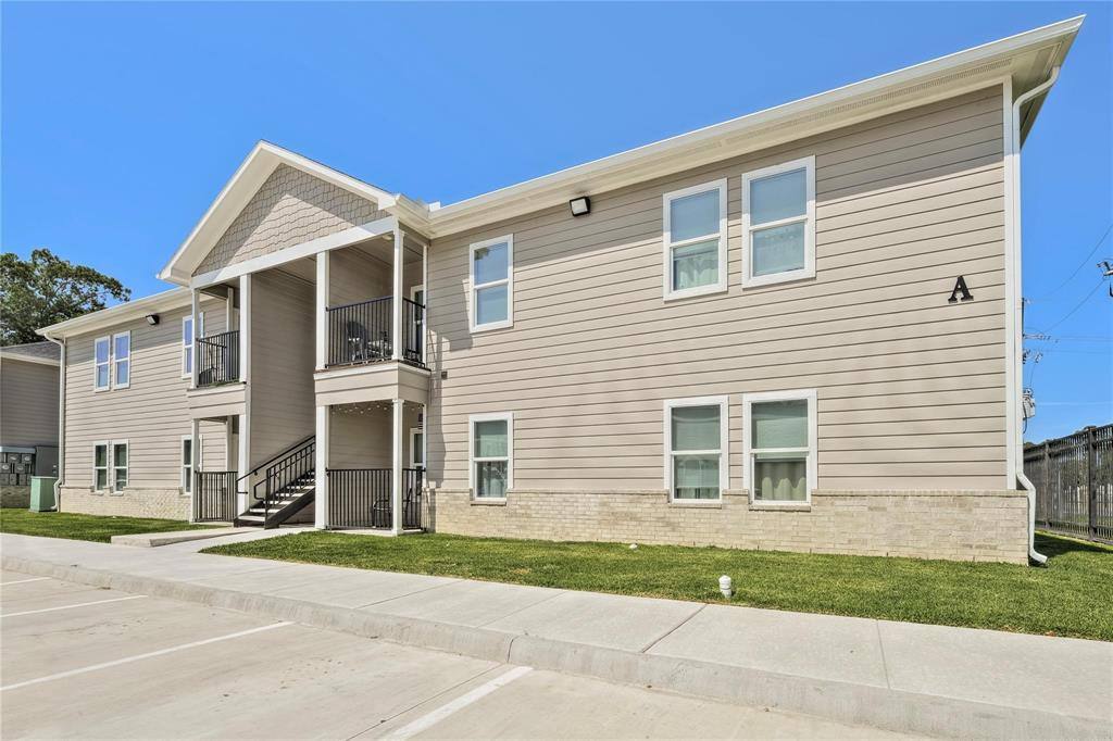 Apartment for rent at 21754 McCleskey Rd, New Caney, TX 77357