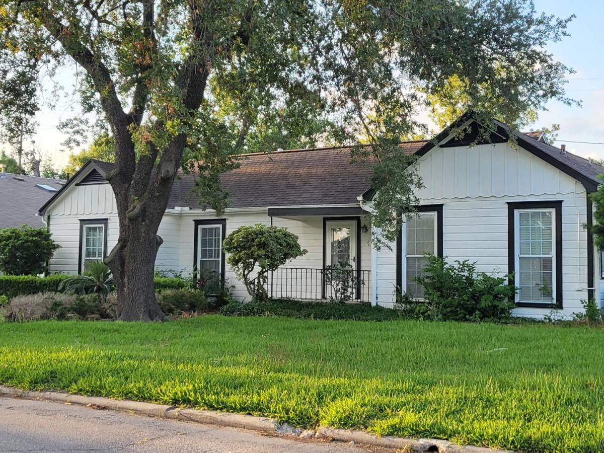 Apartment for rent at 3325 Tampa St #C, Houston, TX 77021