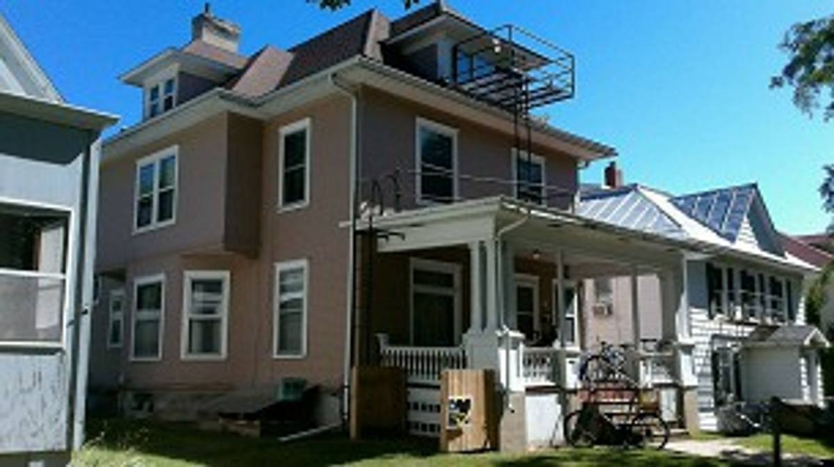 Apartment for rent at 320 E Davenport St, Iowa City, IA 52245