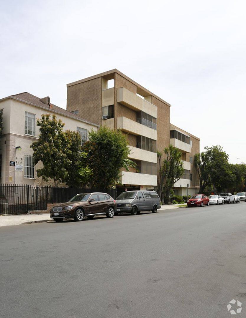 Apartment for rent at 820 Skingsley Dr, Los Angeles, CA 90005