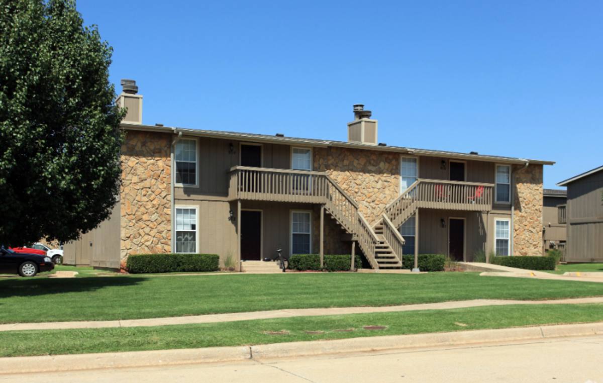 Apartment for rent at 900 23rd St SE, Norman, OK 73071